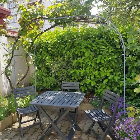 Sainte Cecile 8- Entre Sol Lumineux Et Appartement